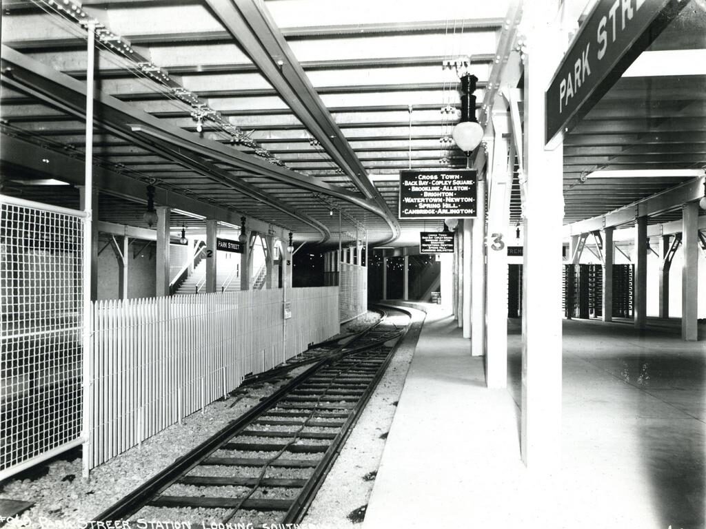開業時のパークストリート駅