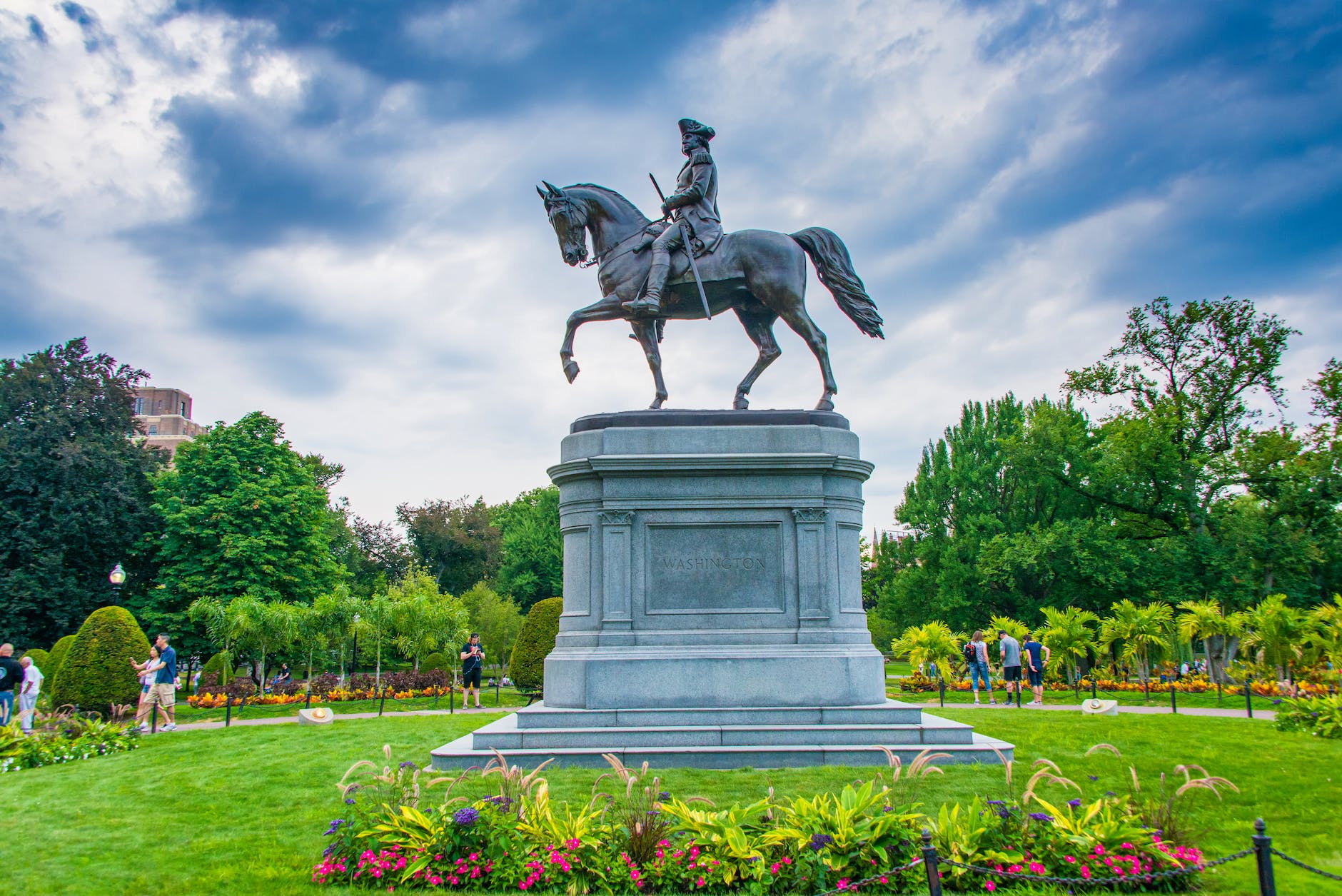 monument of george washington in boston